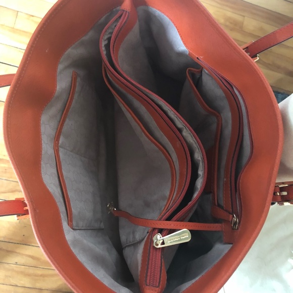 Michael Kors Jet Set bag - Picture 7 of 8